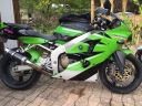 Kawasaki_ZX6R_J_A16_Moto_GP_Exhaust_Carbon_with_Polished_Outlet_-_Full_Green_Bike.JPG